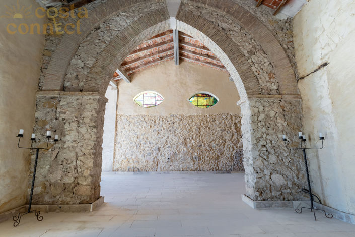 Image No.16-12 Bed Property for sale