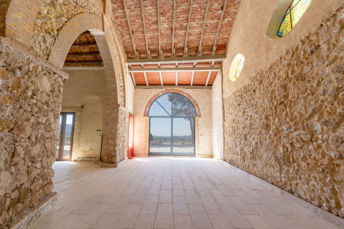 Image No.18-12 Bed Property for sale