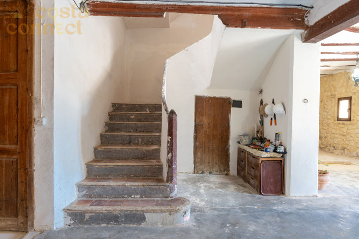 Image No.25-12 Bed Property for sale