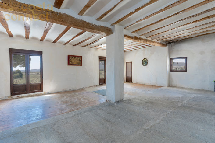 Image No.26-12 Bed Property for sale