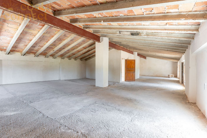 Image No.31-12 Bed Property for sale