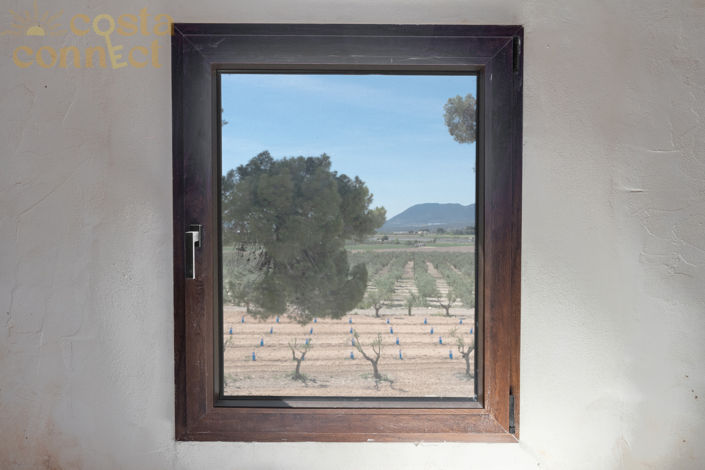 Image No.34-12 Bed Property for sale