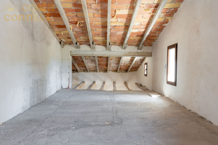 Image No.35-12 Bed Property for sale