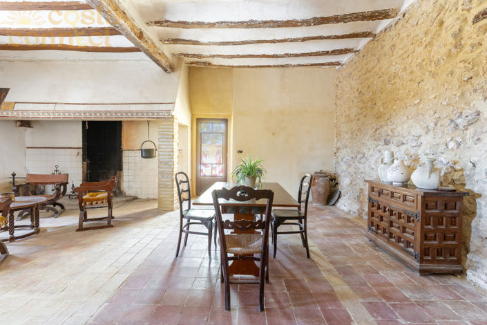 Image No.40-12 Bed Property for sale