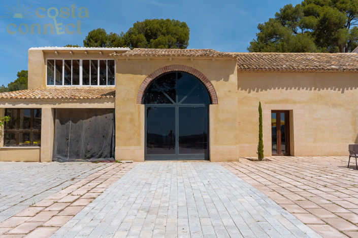 Image No.43-12 Bed Property for sale