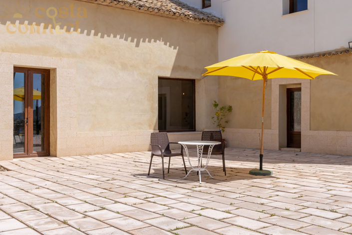 Image No.45-12 Bed Property for sale