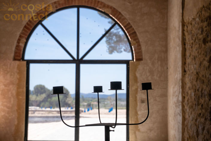 Image No.53-12 Bed Property for sale