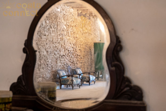 Image No.57-12 Bed Property for sale