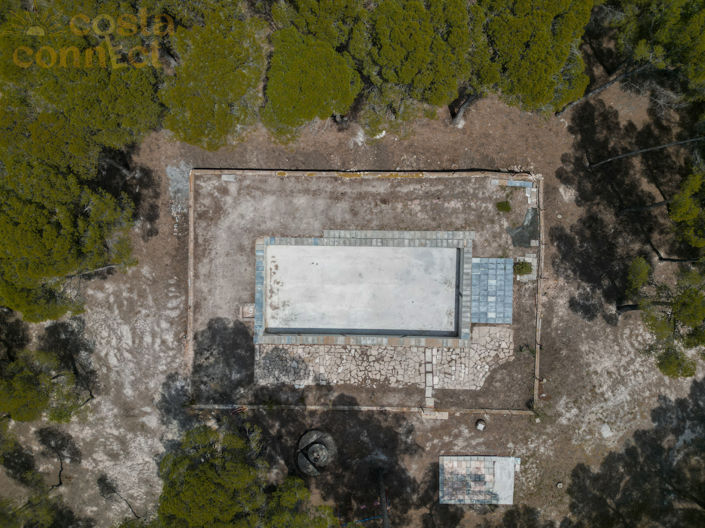 Image No.8-12 Bed Property for sale