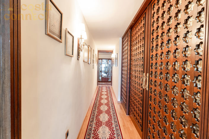 Image No.18-5 Bed Apartment for sale