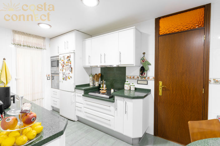 Image No.20-5 Bed Apartment for sale