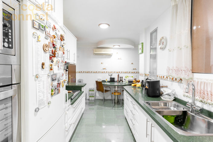 Image No.21-5 Bed Apartment for sale