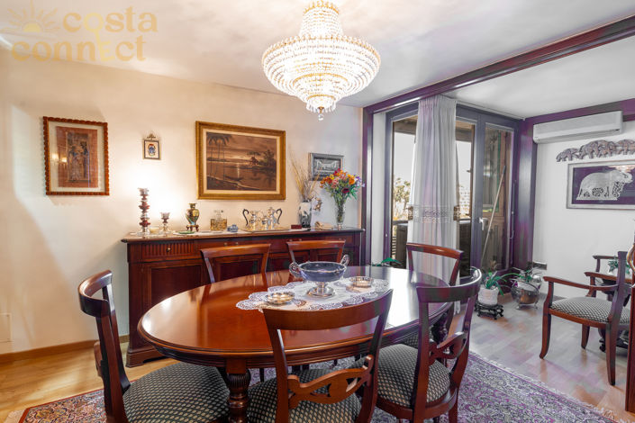 Image No.25-5 Bed Apartment for sale