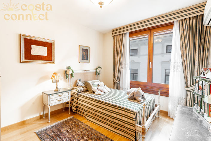 Image No.34-5 Bed Apartment for sale