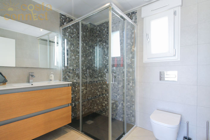 Image No.4-4 Bed Villa for sale