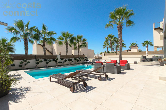 Image No.56-4 Bed Villa for sale