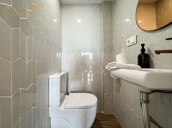 Image No.13-2 Bed Townhouse for sale