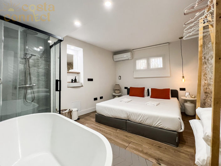 Image No.16-2 Bed Townhouse for sale