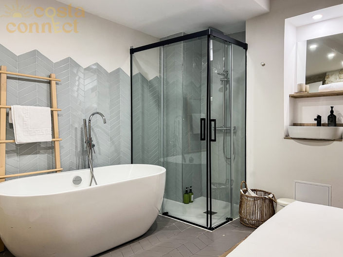 Image No.20-2 Bed Townhouse for sale