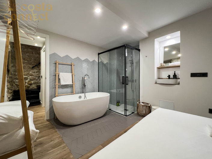 Image No.21-2 Bed Townhouse for sale