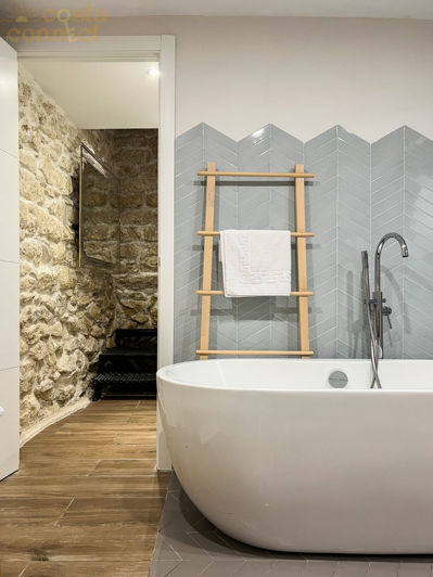 Image No.23-2 Bed Townhouse for sale