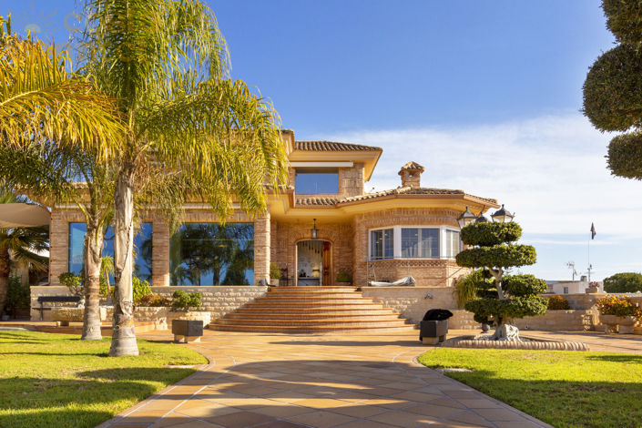 Image No.12-4 Bed Villa for sale