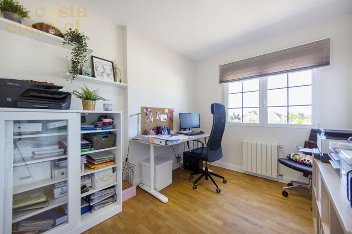 Image No.38-4 Bed Villa for sale