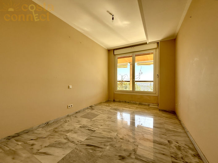 Image No.12-4 Bed Apartment for sale