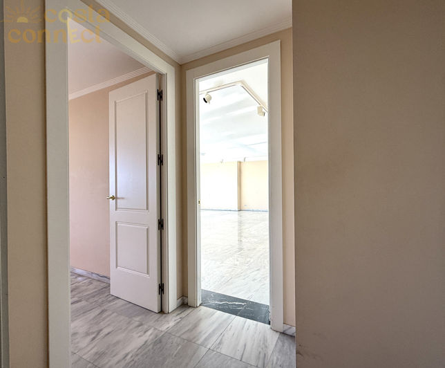 Image No.15-4 Bed Apartment for sale