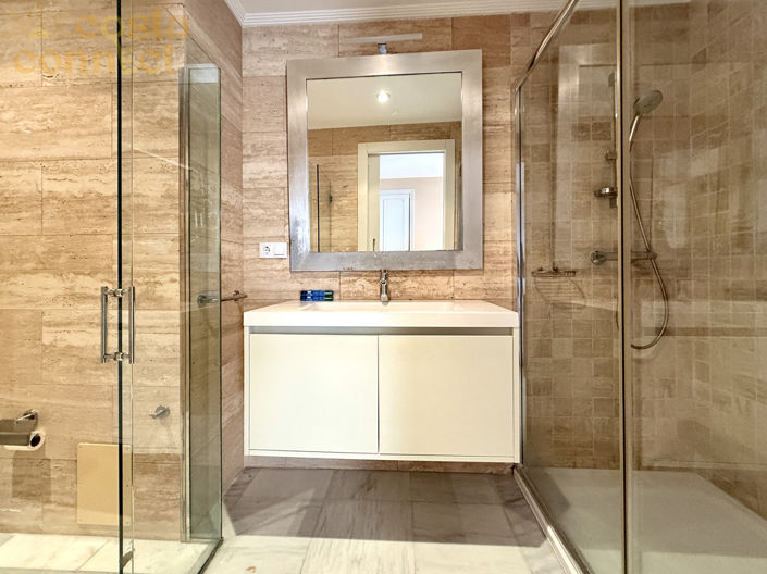 Image No.20-4 Bed Apartment for sale