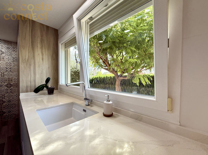 Image No.13-4 Bed Villa for sale