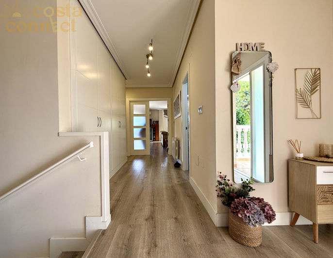 Image No.15-4 Bed Villa for sale