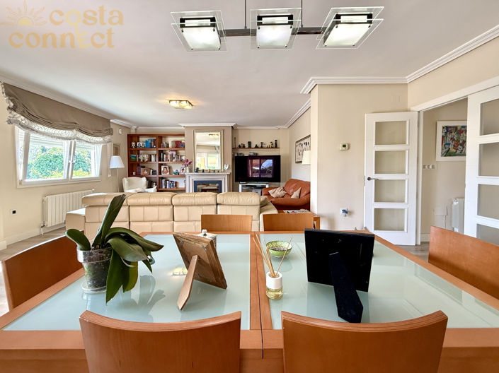 Image No.8-4 Bed Villa for sale