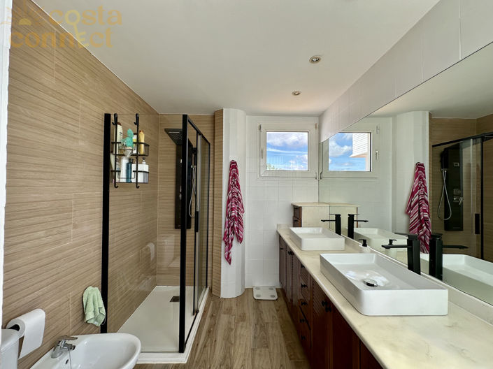 Image No.45-4 Bed Villa for sale