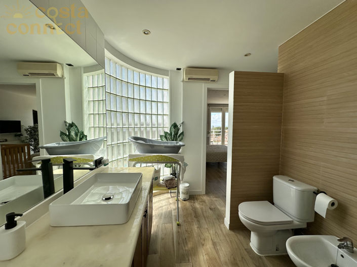 Image No.46-4 Bed Villa for sale