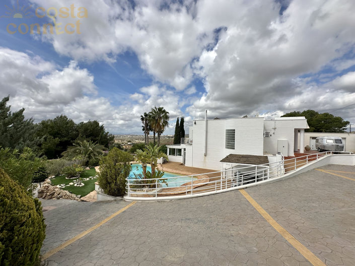 Image No.5-4 Bed Villa for sale