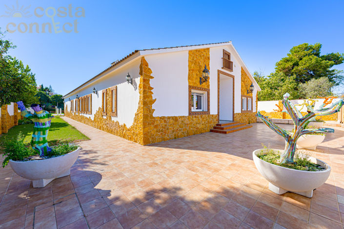 Image No.2-6 Bed Villa for sale