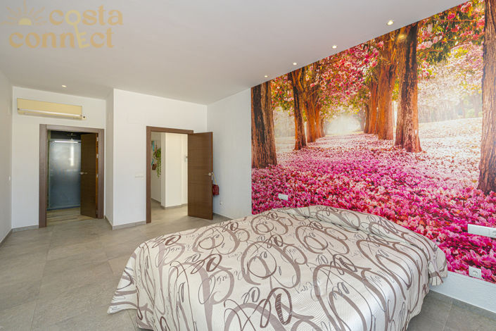 Image No.30-6 Bed Villa for sale