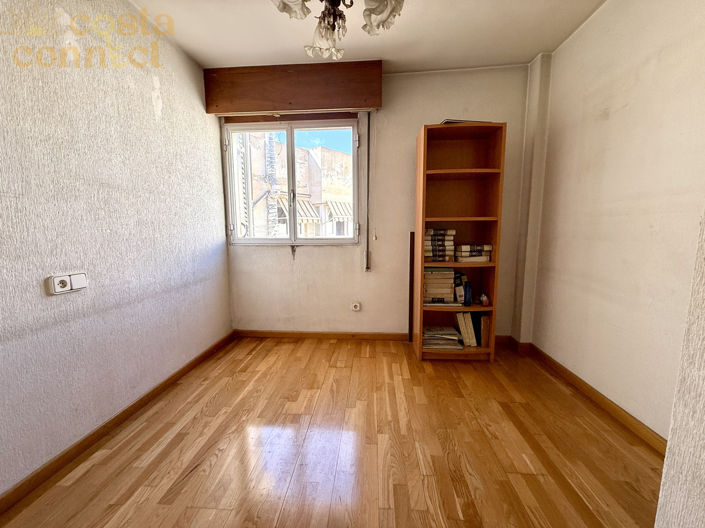 Image No.17-4 Bed Apartment for sale