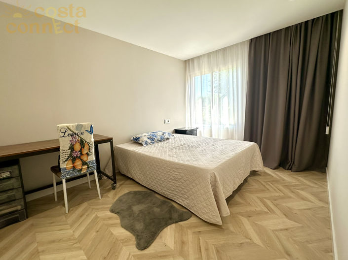 Image No.18-7 Bed Villa for sale