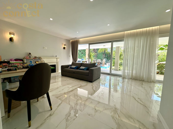 Image No.20-7 Bed Villa for sale