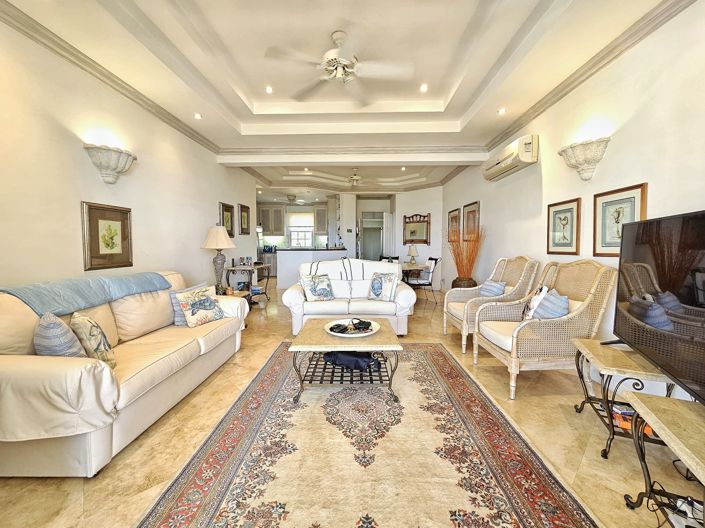 Image No.2-4 Bed Property for sale