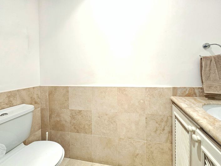 Image No.20-4 Bed Property for sale