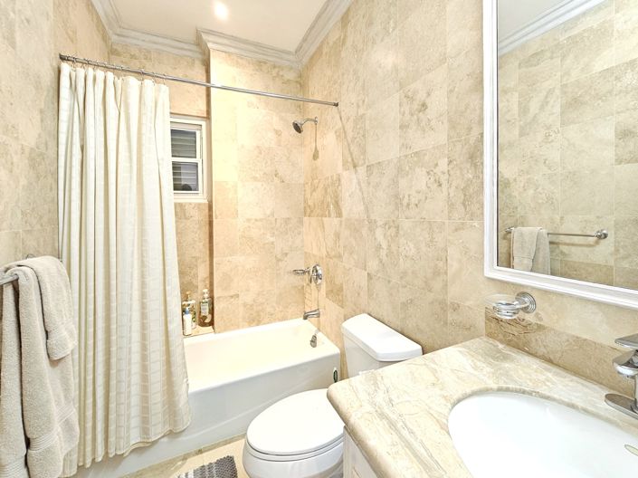 Image No.7-4 Bed Property for sale