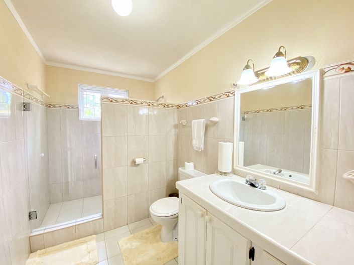 Image No.10-5 Bed Property for sale