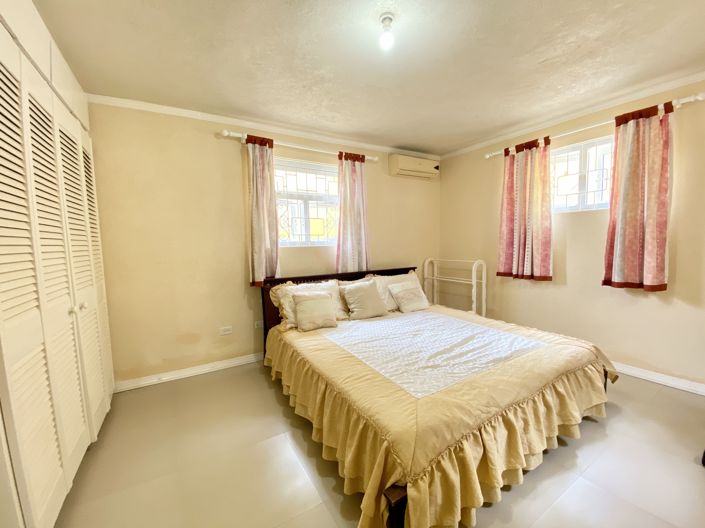 Image No.19-5 Bed Property for sale