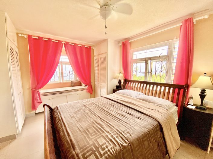 Image No.7-5 Bed Property for sale