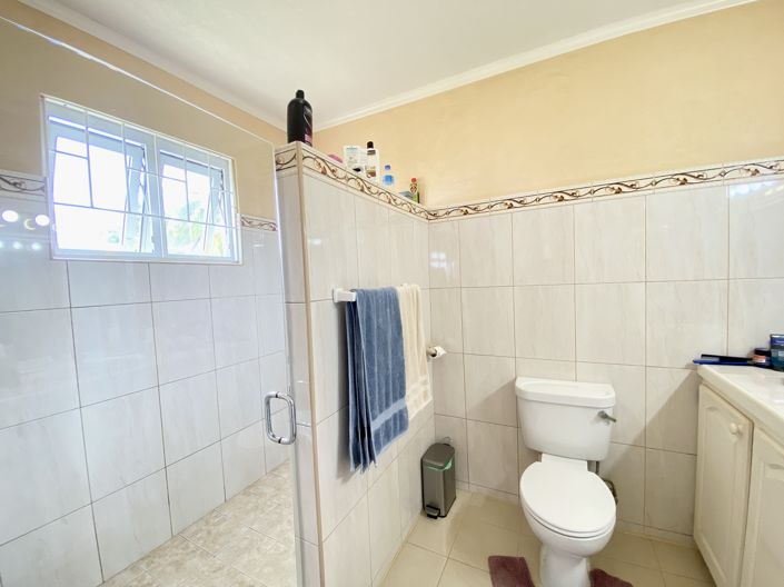 Image No.8-5 Bed Property for sale