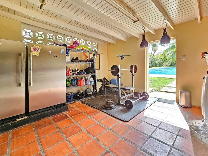 Image No.10-5 Bed Property for sale