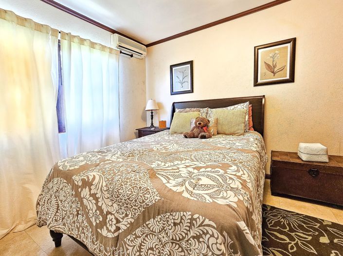 Image No.19-5 Bed Property for sale